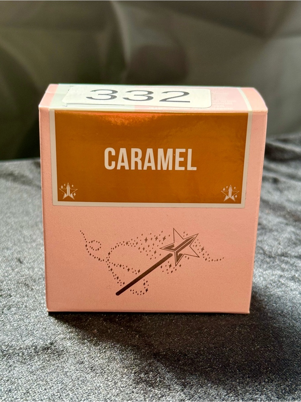 Jeffree Star Magic Star Luminous Setting Powder in Caramel